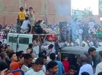 التوك توك والتروسيكل والعربة الكبوت.. وسائل مواصلات تتصدر المشهد في زفة المولد النبوي بأسوان
