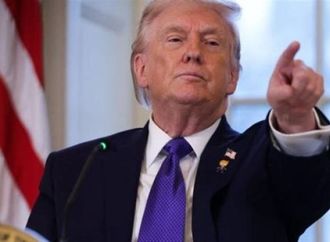 الرئيس الأمريكي: السبب الوحيد لبقاء الإيرانيين على قيد الحياة هو التفاوض