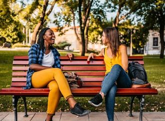 رأي علمي يكسر المتوقع عن طريقة جلوس نصحوك بتجنبها