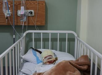 لبنان.. وفاة رضيعة بغارة إسرائيلية بعد أيام من مقتل والدها وأختها بالمستشفى مخضبة بالدماء