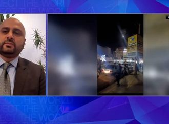 "توقف عمّا تفعله واقرأ هذا".. حارس مادورو بشهادة صادمة عن سلاح غامض بعملية أمريكا تعيد نشرها متحدثة البيت الأبيض