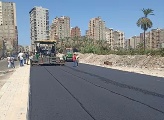 «شوف منطقتك».. رصف ورفع كفاءة 40 شارعاً وموقعاً بأحياء الإسكندرية (صور)