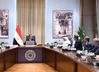 رئيس الوزراء يلتقي مع مسئولي إمارة الفجيرة
