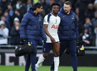 إصابة جديدة تنهي موسم محمد قدوس لاعب توتنهام