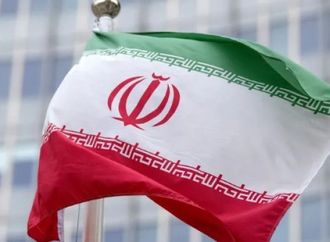 إيران تصعد تهديداتها: لن نعيد فتح مضيق هرمز قبل وفاء أمريكا بالتزاماتها