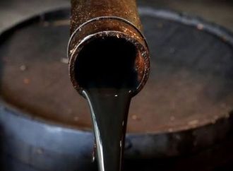 سعر برميل النفط يتجاوز مجددا عتبة 95 دولارا