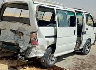 مصرع شخص وإصابة 13 إثر انقلاب "ميكروباص" بصحراوي المنيا الغربي