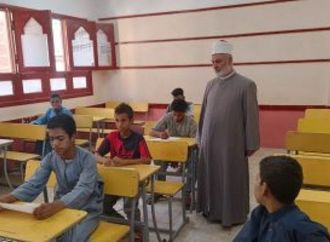 رئيس منطقة سوهاج الأزهرية يتفقد امتحانات الدور الثاني للنقل
