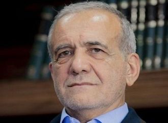 الرئيس الإيراني يصدر قرارا بإعادة خدمة الإنترنت إلى وضعها السابق