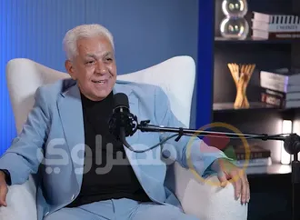 مجدي الجلاد لحمدين صباحي: هتعمل إيه لو مسؤول ولازم تزود سعر البنزين؟ والأخير يرد - فيديو