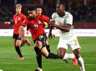 فتوح يسجل هدفا عكسيا فى مرمى مصر لصالح كوت ديفوار.. والنتيجة 2-1 لمنتخبنا