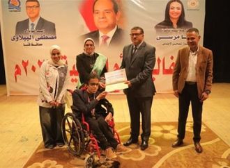 محافظ قنا يشهد حفل تكريم الأمهات المثاليات بقصر ثقافة