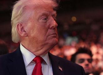 ترامب يهدد إيران برد فوري على أي تحرك بحري لكسر الطوق على موانئها