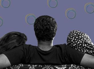داعية مصري يثير السخرية بإعلانه عن "دورة تدريبية"حول "تعدد الزوجات"