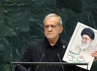 رئيس إيران: الأعداء لم يتمكنوا من بلوغ غاياتهم رغم سعيهم لتعطيل حركة البلاد