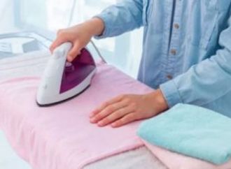 6 أخطاء شائعة فى الكى تقصر عمر ملابسك.. خلى بالك