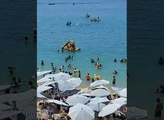 إقبال على الشواطئ بالإسكندرية مع ارتفاع درجات الحرارة