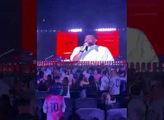 محمد حماقي يشعل الفان زون بأغنية مصر أم الدنيا وسط الألعاب النارية وحماس الجمهور