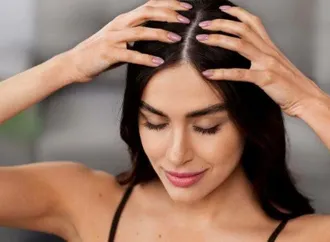 «من غير حرارة ولا مواد كيميائية».. طرق آمنة لفرد الشعر وتخفيف الهيشان في المنزل