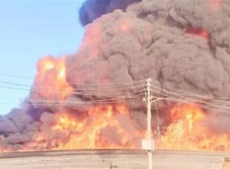 حريق هائل بمواسير بلاستيك في أشمون بالمنوفية.. ومحاولات للسيطرة عليه