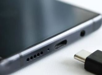العمر الحقيقى لمنفذ USB-C أطول مما تتخيل.. كيف تتعامل معه بشكل صحيح