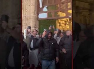 أمطار غزيرة تتساقط على المصلين في المسجد الأقصى