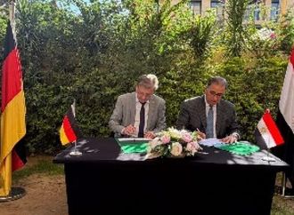 نائب وزير الخارجية يوقع إعلان نوايا للتعاون مع الجانب الألمانى
