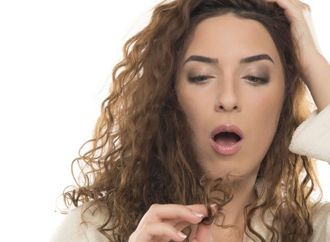 بلا سابق إنذار...أسباب تغيّر طبيعة الشعر وملمسه