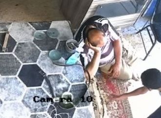 تداول فيديو مثير لسرقة مسن أثناء نومه داخل محل بنجع حمادي فى قنا
