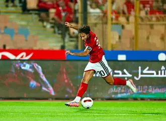 نجم الأهلي السابق: الأخطاء الساذجة مستمرة من لاعبي الأحمر