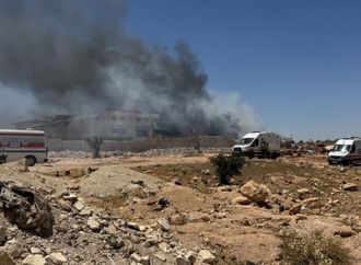 مقتل شخص وإصابة آخرين في انفجار ضرب صوامع الحبوب في ريف حماة الجنوبي (فيديو)