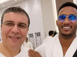 محمد رمضان يؤدي مناسك الحج رفقة الإعلامي عمرو الليثي.. صورة