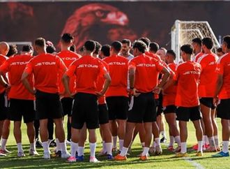 إمام عاشور يهدر ركلة جزاء.. الأهلي يتعادل سلبيًا مع تيم إف سي
