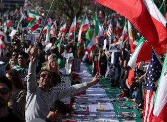 هتافات جديدة مناوئة للقيادة الدينية في طهران غداة تظاهرات حاشدة في الخارج (تقارير)