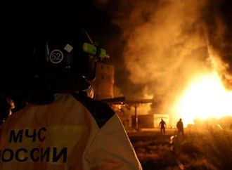 اندلاع حريق بمستودع نفط قرب فولغوغراد الروسية جراء سقوط حطام مسيرة