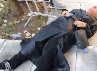 حارس رئيسة البرلمان البلغاري يعتدي على صحفية حاولت مقابلتها والسلطات تفتح تحقيقا عاجلا