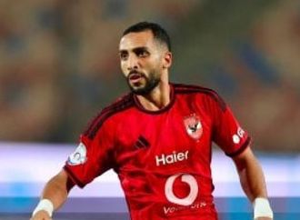 كريم فؤاد يقترب من قيادة الجبهة اليسرى للأهلي أمام الزمالك بسبب الإصابات