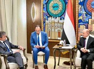 العليمي يتوعد الحوثيين: سنوجه ضربات موجعة لمراكز القيادة والتجمعات