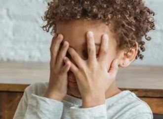قلق الانفصال عند الأطفال.. 5 خطوات تساعد ابنك على تقبل البعد عنك
