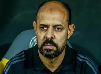 «خناقة مع اللاعبين أم أزمة صفقات».. شوبير يوضح كواليس رحيل النحاس عن المصري