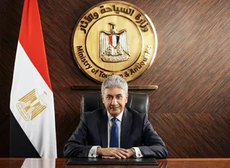  وزير السياحة والآثار يُهنئ البابا تواضروس الثاني بعيد القيامة المجيد