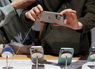 تقرير: سوق الهواتف الذكية يتجه لأول تراجع منذ سنوات