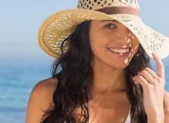 4 خطوات لمكياج هادئ يناسب البحر ويحافظ على نضارة البشرة
