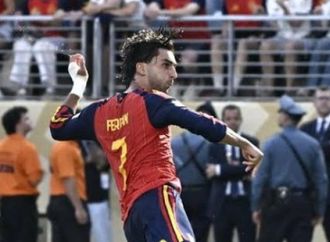 "تريبونا": "ليفربول" يدخل سباق التعاقد مع فيران توريس بعد تألقه مع "برشلونة" ومنتخب إسبانيا