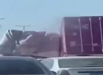 7 علامات تكشف التزييف.. "مصراوي" يكشف حقيقة فيديو "شهامة سائق منعت كارثة" | صور وفيديو