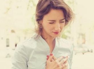 ليس ألم الصدر فقط.. علامات تحذرك أن قلبك في خطر