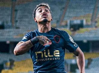 إعلامي شهير يفجر مفاجأة عن مفاوضات الأهلي مع بيزيرا