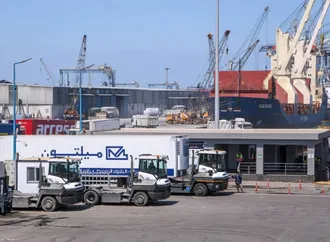 295 طن بضائع.. ميناء دمياط يعزز الربط اللوجستى مع الخليج عبر خط «الرورو»