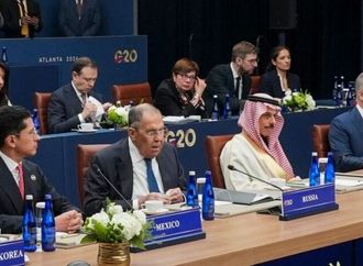 لافروف: بحثت مع روبيو العلاقات الروسية الأمريكية والتعاون الدولي على هامش اجتماع مجموعة العشرين