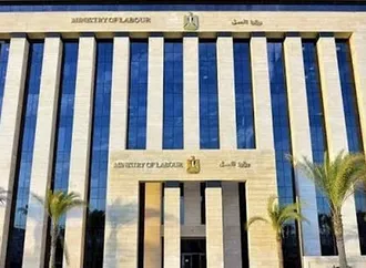 لائحة العمل الجديدة.. 12 بندًا إلزاميًا داخل المنشآت التي تضم 10 عمال